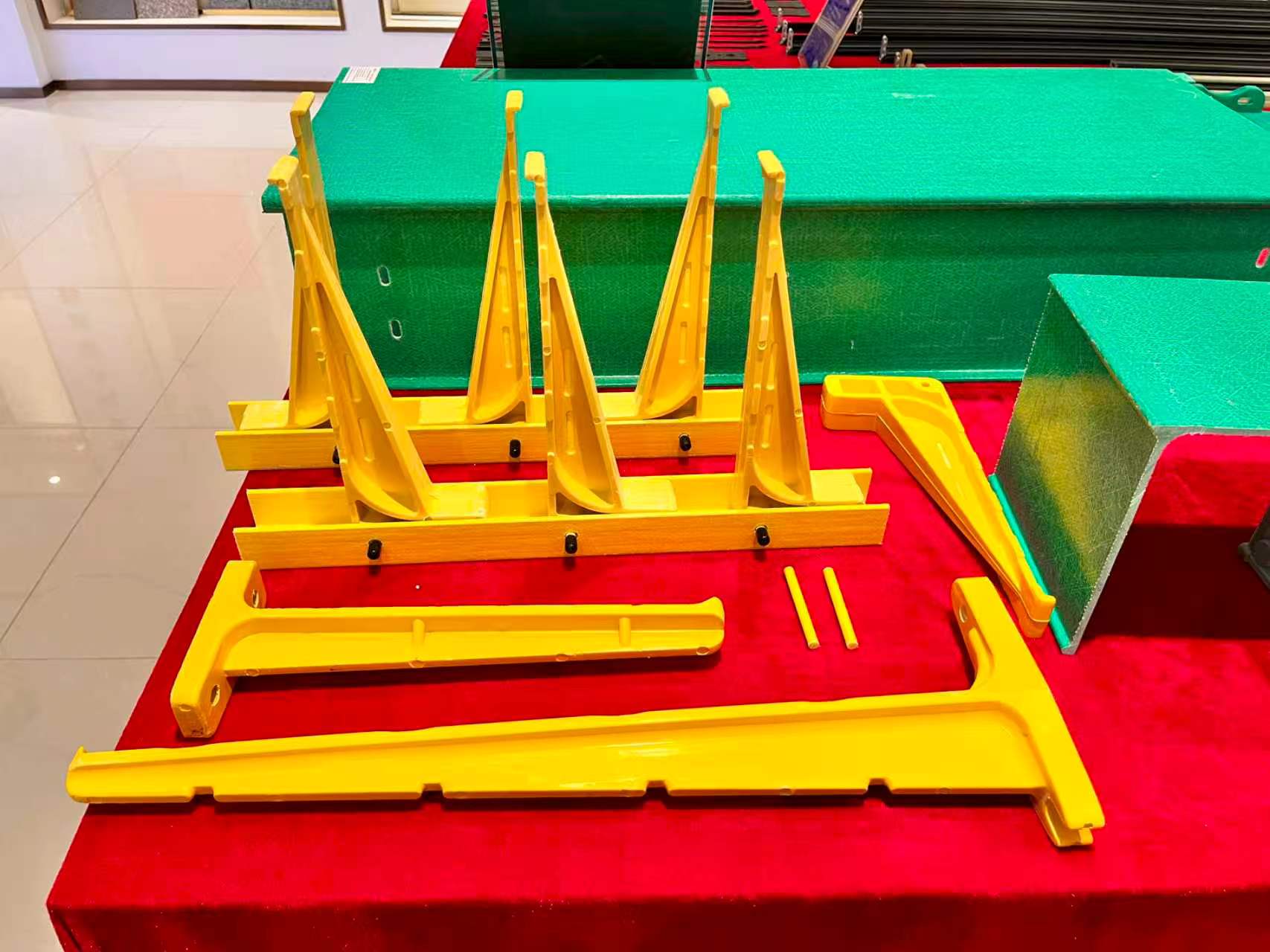 Composite bracket samples